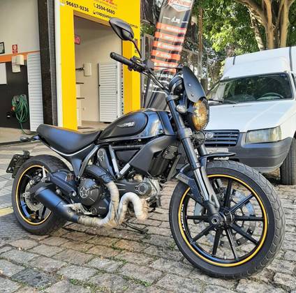 DUCATI SCRAMBLER ICON 
